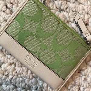 Apple Green Wallet